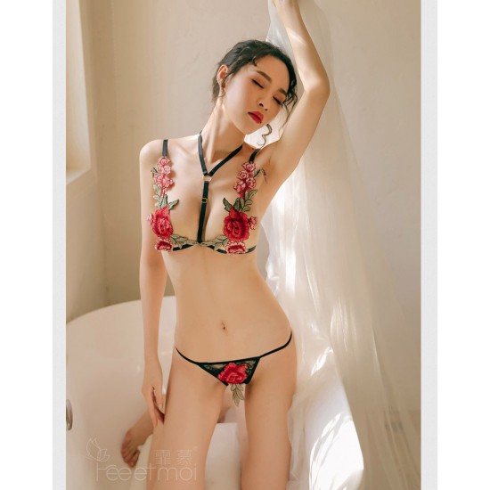 國色天香-玫瑰刺繡三點式套裝